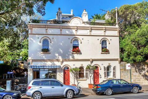 Carlson Terrace - Sunshine Coast Guide 0