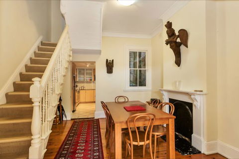 Carlson Terrace - Sunshine Coast Guide 4