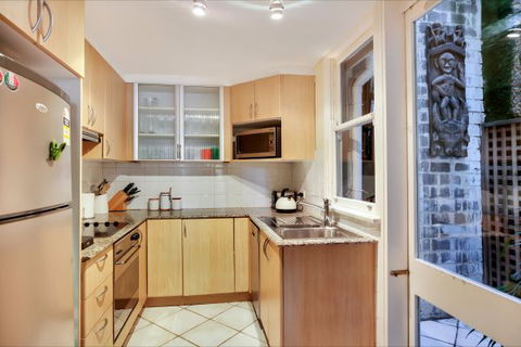 Carlson Terrace - Sunshine Coast Guide 5