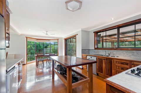 Cooks Retreat Warrnambool - Sunshine Coast Guide 3