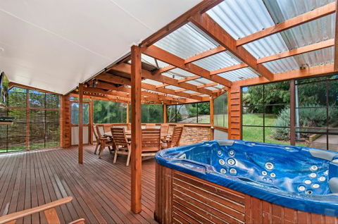 Cooks Retreat Warrnambool - Sunshine Coast Guide 5