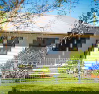 Dell-Lee Cottage - Sunshine Coast Guide
