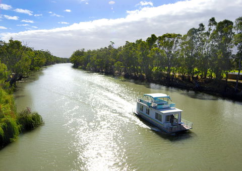 Edward River Houseboats - Sunshine Coast Guide 1