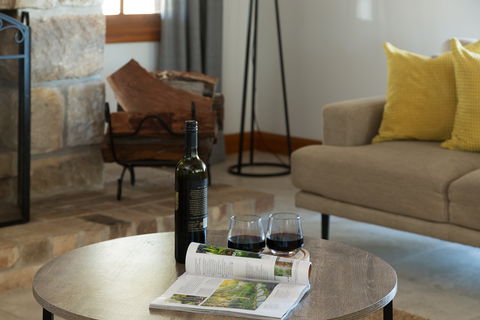 Enzo Cottage - Craftsmen Built Luxury Cottage - Sunshine Coast Guide 8