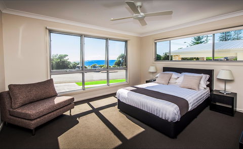 Escape At Nobbys - Sunshine Coast Guide 4