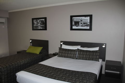 Galaxy Motel - Sunshine Coast Guide 2