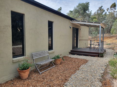 Huntly Lodge - Sunshine Coast Guide 1