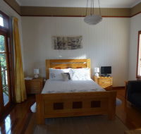 Le Piaf on Treasure Bed and Breakfast - Sunshine Coast Guide
