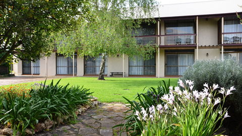 Coonawarra Motor Lodge - Sunshine Coast Guide 0