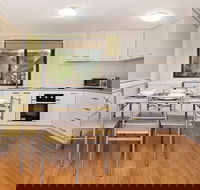 Max's Place 3 - Sunshine Coast Guide