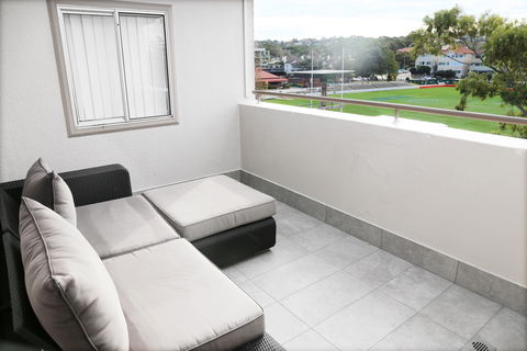 Myola Coogee Accommodation - Sunshine Coast Guide 6