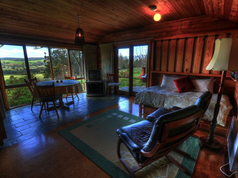 Plovers Ridge Country Retreat - Sunshine Coast Guide 2