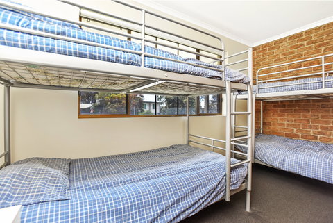 Unit 3, 5-/ Surf Avenue, Carrickalinga - Sunshine Coast Guide 3