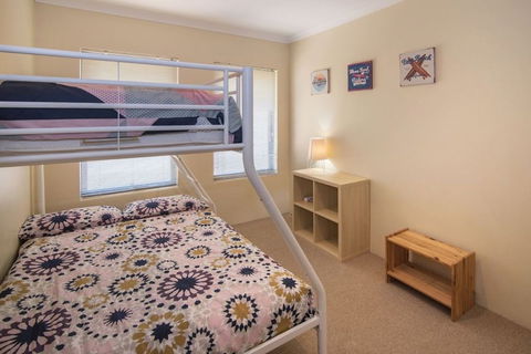AcrosstheWay - Sunshine Coast Guide 9