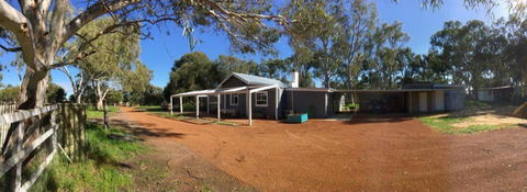 Aintree Cottage - Sunshine Coast Guide 0