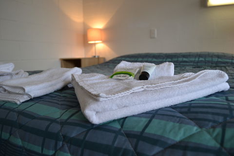 Barossa Gateway Motel - Sunshine Coast Guide 8