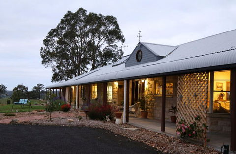 BellbirdHill Bed And Breakfast - Sunshine Coast Guide 0