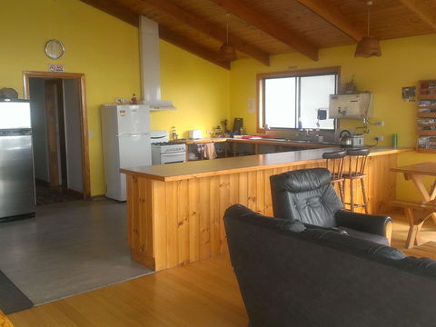 Bridport Seaside Lodge - Sunshine Coast Guide 4