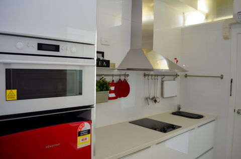 Canberra Short Term And Holiday Accommodation - Sunshine Coast Guide 1