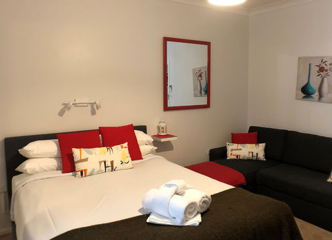 Canberra Short Term And Holiday Accommodation - Sunshine Coast Guide 3