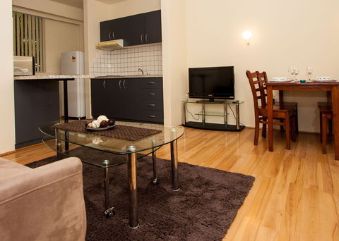 Canberra Short Term And Holiday Accommodation - Sunshine Coast Guide 6