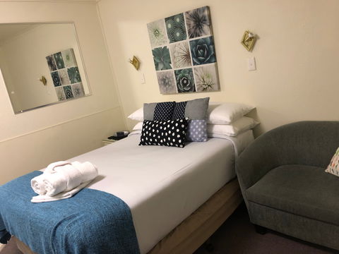 Canberra Short Term And Holiday Accommodation - Sunshine Coast Guide 7
