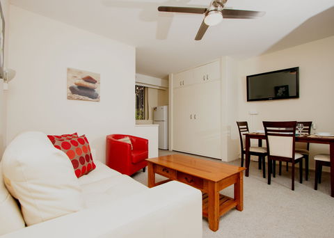 Canberra Short Term And Holiday Accommodation - Sunshine Coast Guide 8