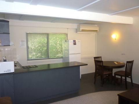 Canberra Short Term And Holiday Accommodation - Sunshine Coast Guide 9
