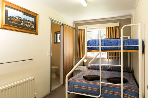 Cooroona Alpine Lodge - Sunshine Coast Guide 1