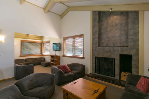 Cooroona Alpine Lodge - Sunshine Coast Guide 5