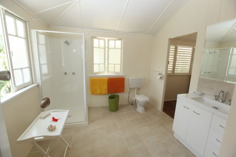 Daggoombah Holiday House - Sunshine Coast Guide 3
