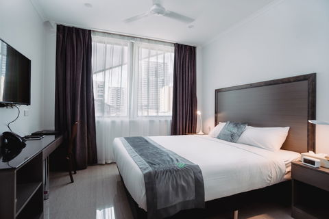 Darwin City Hotel - Sunshine Coast Guide 2