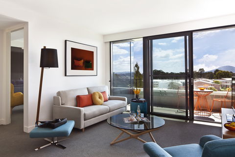East Hotel + Apartments - Sunshine Coast Guide 2