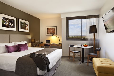East Hotel + Apartments - Sunshine Coast Guide 4