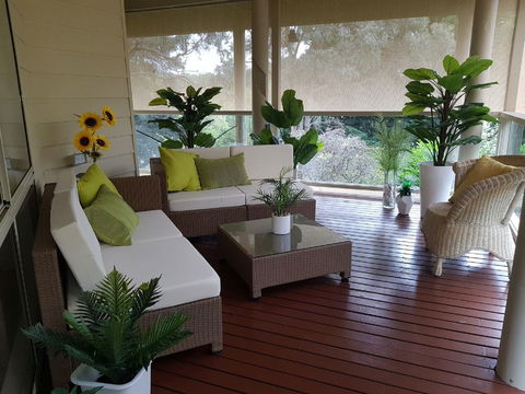 Ellie's Hide-Away At Malua Bay - Sunshine Coast Guide 1