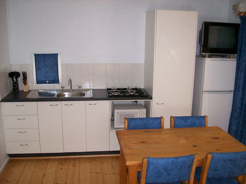 Goughs Bay Holiday Cottages - Sunshine Coast Guide 5
