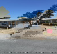 Hardwicke Beach House - Sunshine Coast Guide