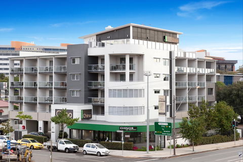 Hotel Chino - Sunshine Coast Guide 0