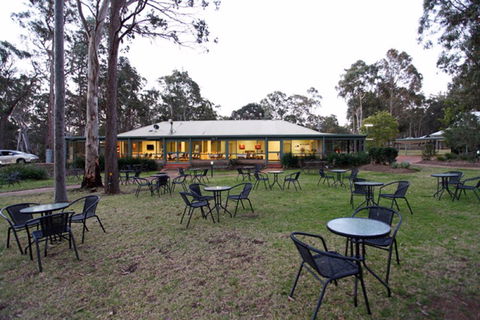 Hunter Valley Retreat - Sunshine Coast Guide 1