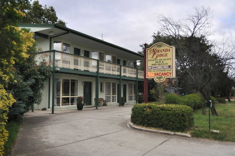 Miranda Lodge - Sunshine Coast Guide 1