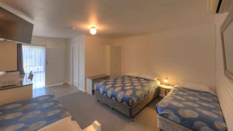 Paruna Motel - Sunshine Coast Guide 3