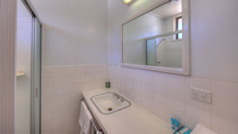 Paruna Motel - Sunshine Coast Guide 6