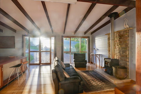 Ridgetop Hideaway - Sunshine Coast Guide 1