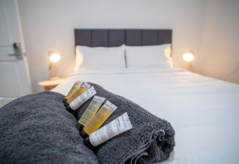 The Platypus Accommodation And Cafe - Sunshine Coast Guide 2