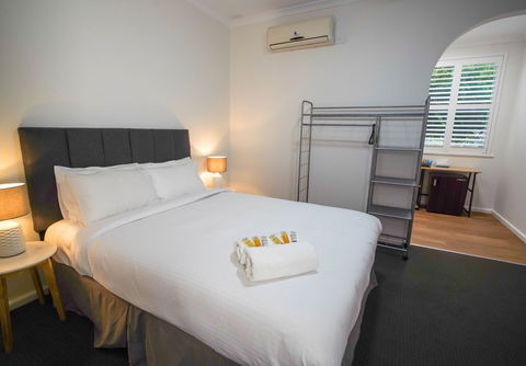 The Platypus Accommodation And Cafe - Sunshine Coast Guide 8