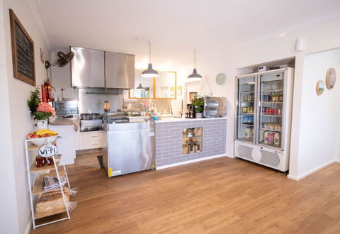 The Platypus Accommodation And Cafe - Sunshine Coast Guide 9