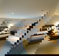 Wattle Grove Motel - Sunshine Coast Guide