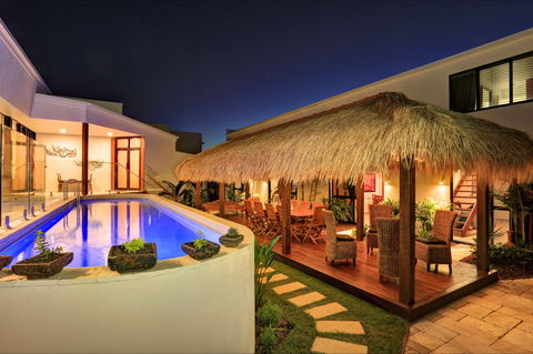 ZEN Beach Retreat - Sunshine Coast Guide 1