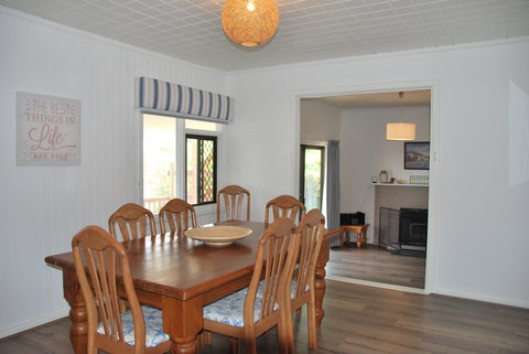 20 Elizabeth Crescent, Carrickalinga - Sunshine Coast Guide 2