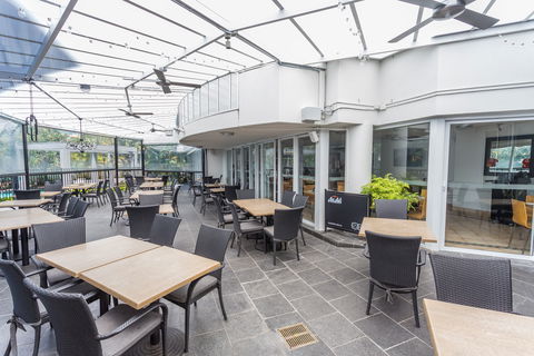 Alpha Sovereign Hotel - Sunshine Coast Guide 2